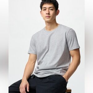 UNIQLO Classic Gray Men's Tee - Like New